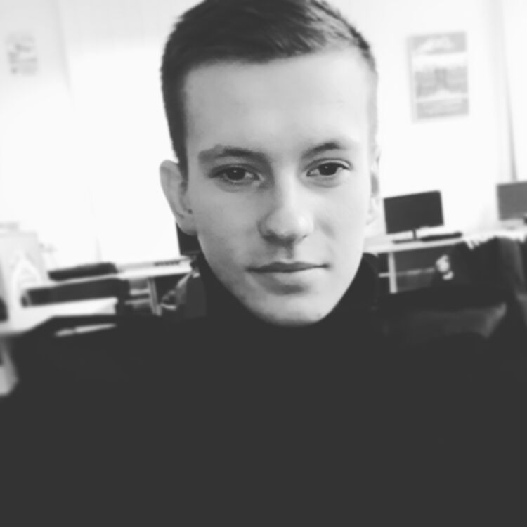  11637262  Vlad, 26 ,    