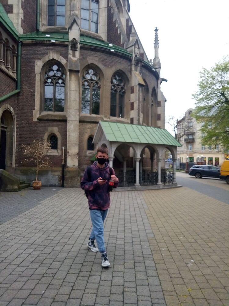  23265072  Melly, 24 ,    Plzen