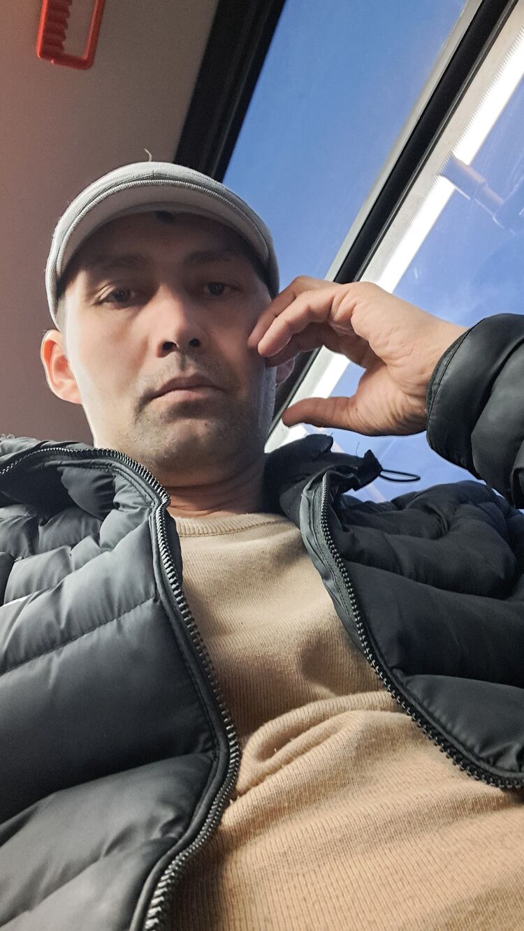  34097992  Rashid, 39 ,    -