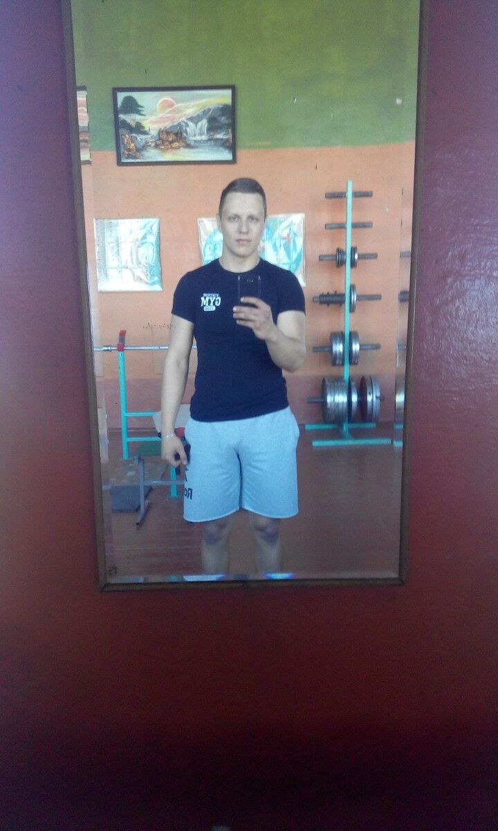  ,   Rich, 28 ,   