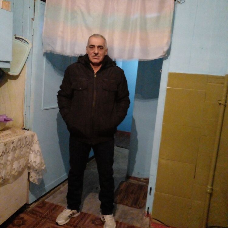  ,   Nurik, 43 ,   ,   