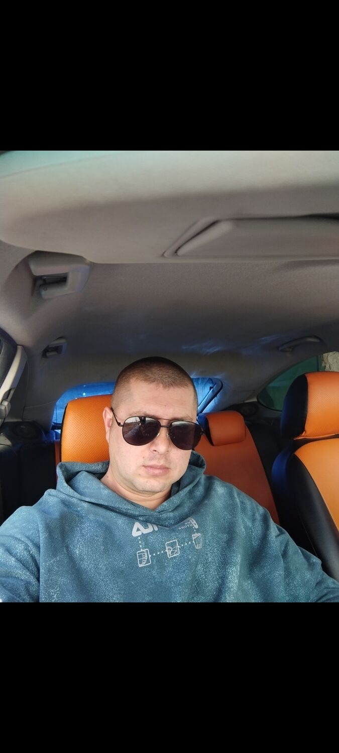  51484862  Pavel, 40 ,    