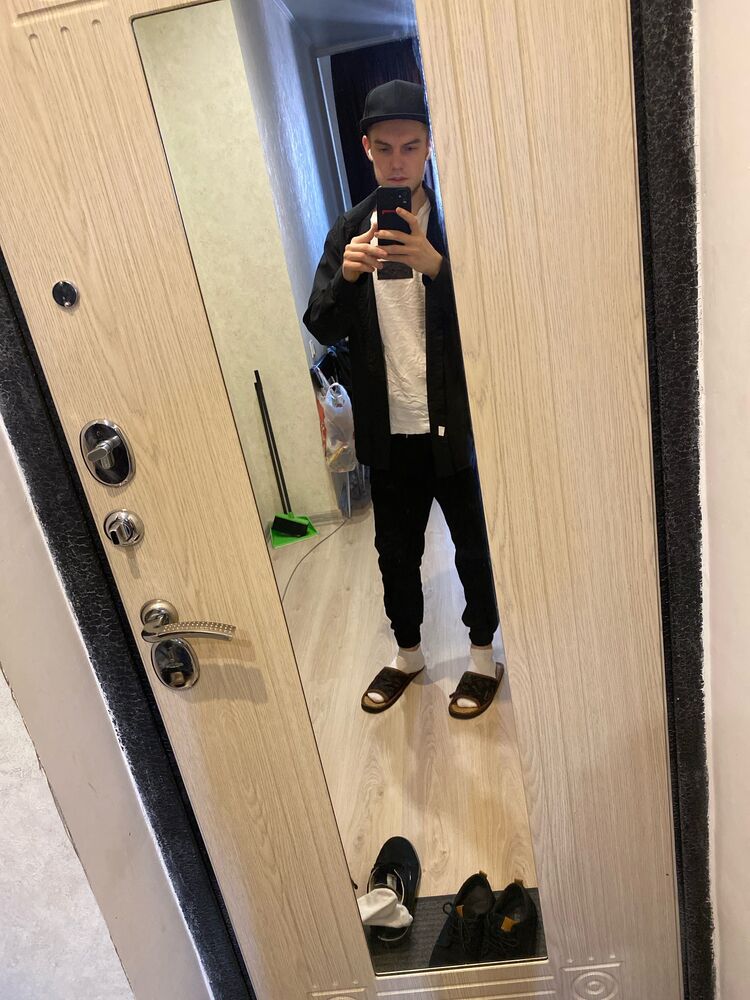  52945812  , 25 ,    
