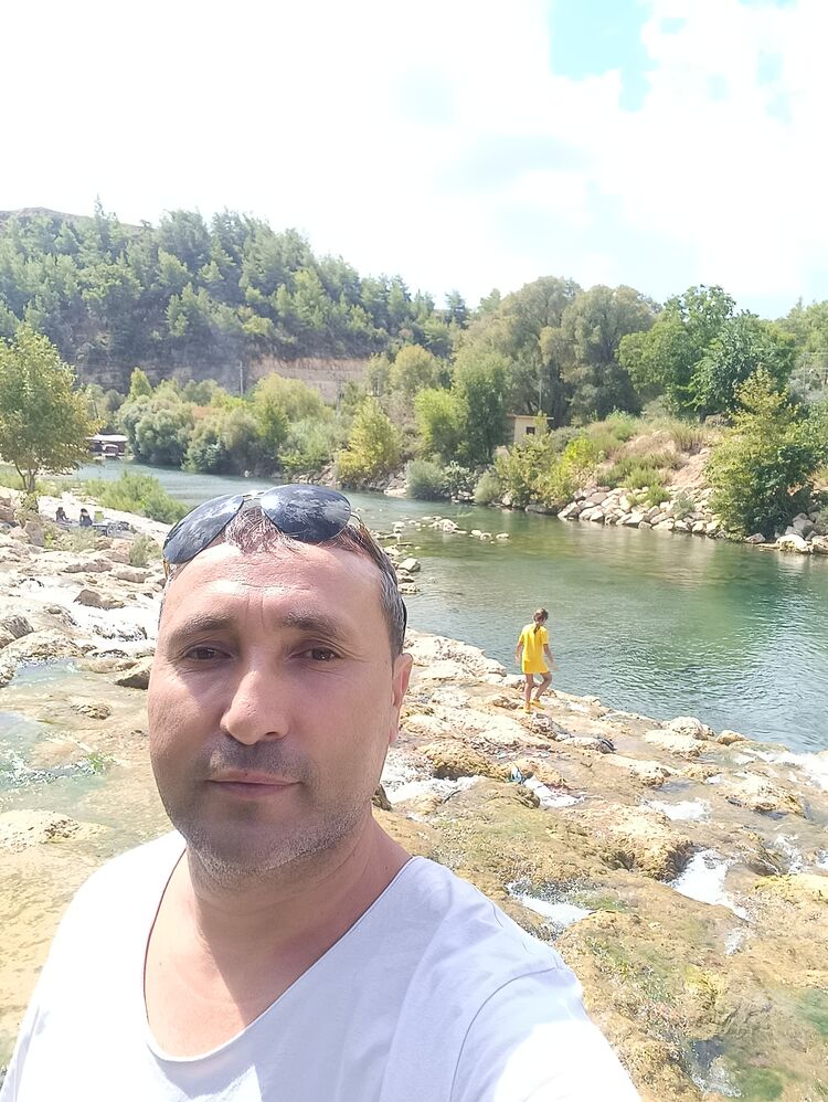  48258002  Mehmet, 43 ,    