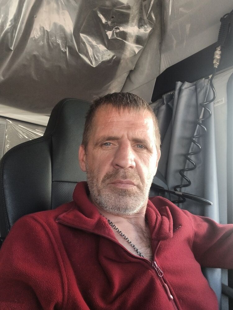  52828202  , 44 ,    