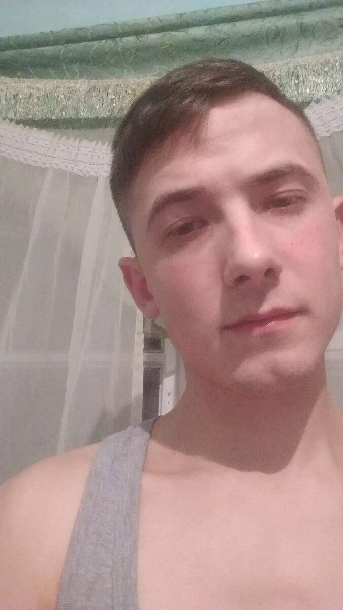  16670232  Roman, 32 ,    