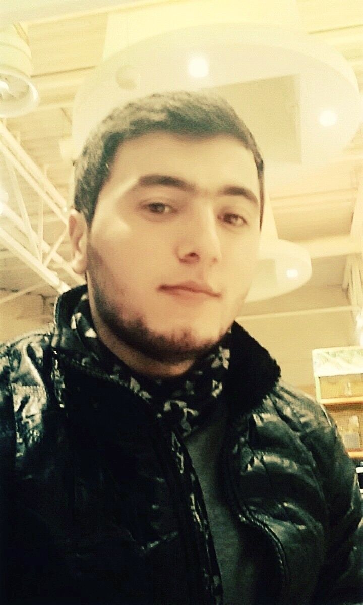  8710672  Ismail, 32 ,    