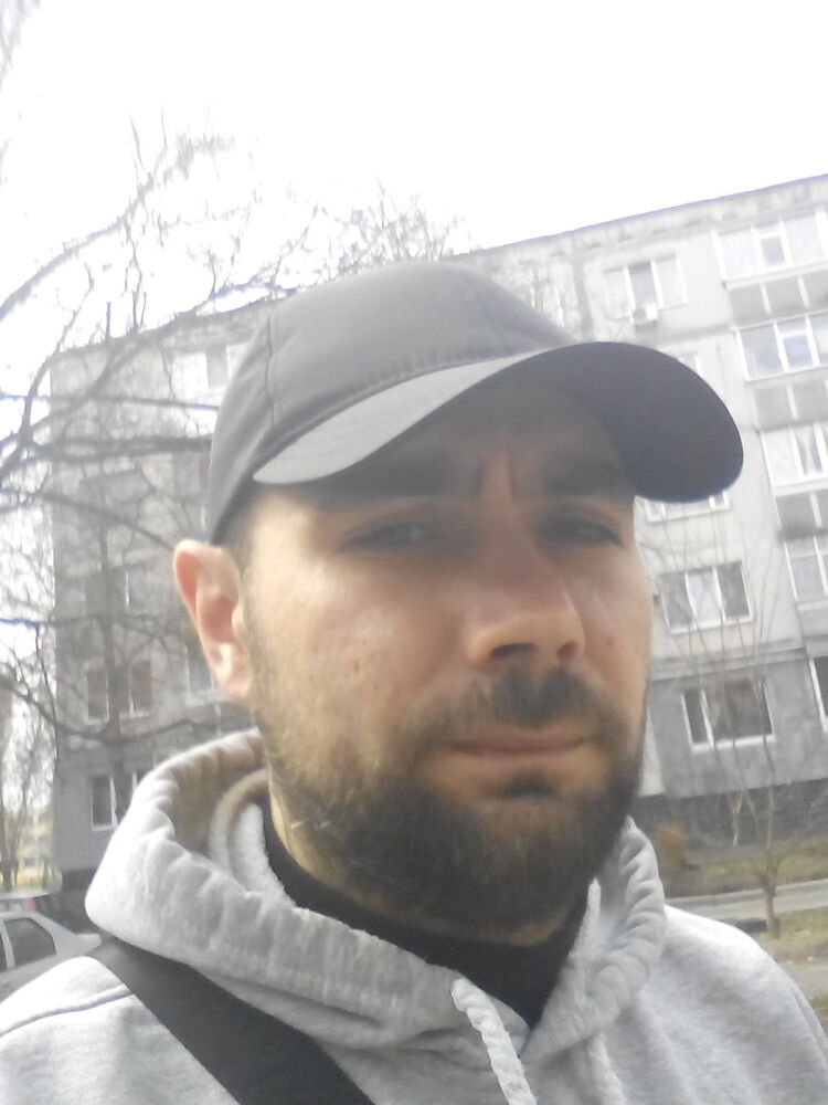  18662562  , 40 ,    Karvina