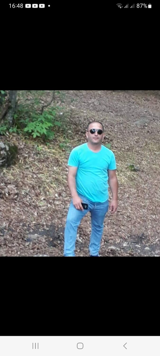  49054982  Fazil, 42 ,    