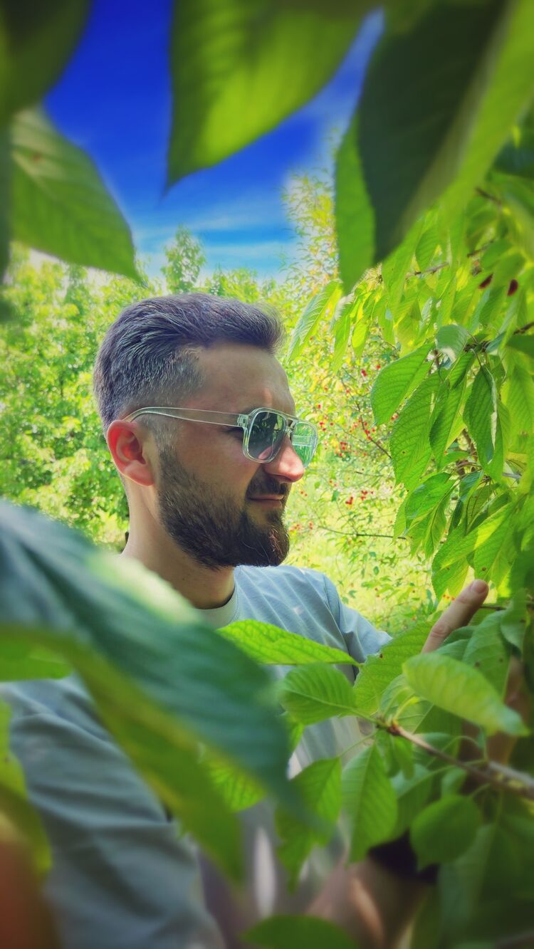  ,   Yasin, 34 ,   ,   