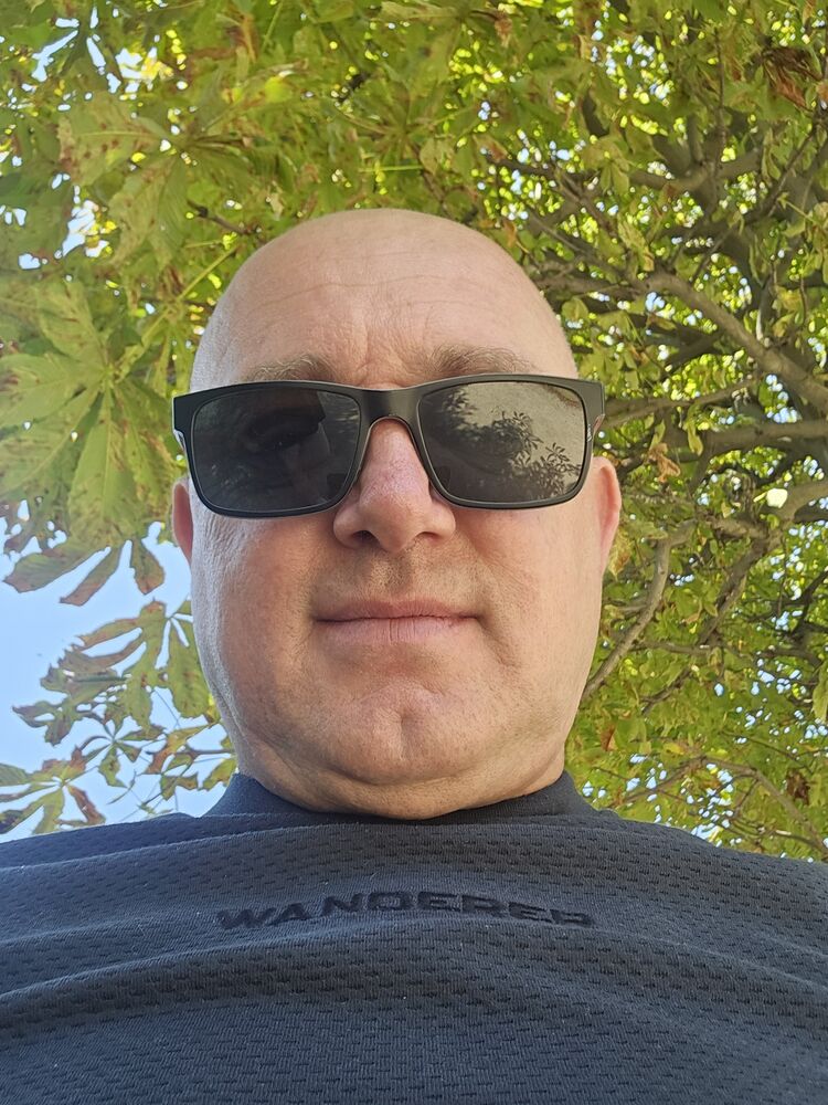  45924852  Predrag, 52 ,    