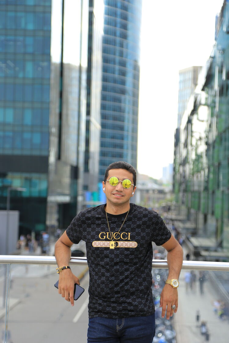  46108762  Neo, 28 ,    --