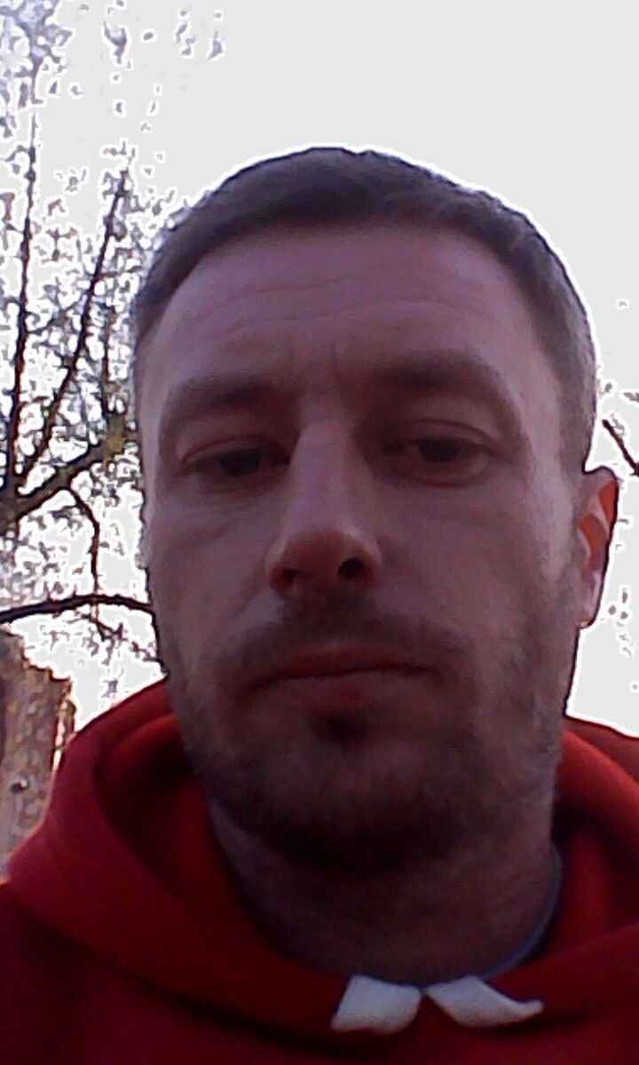  9445712  Dmitri, 42 ,    