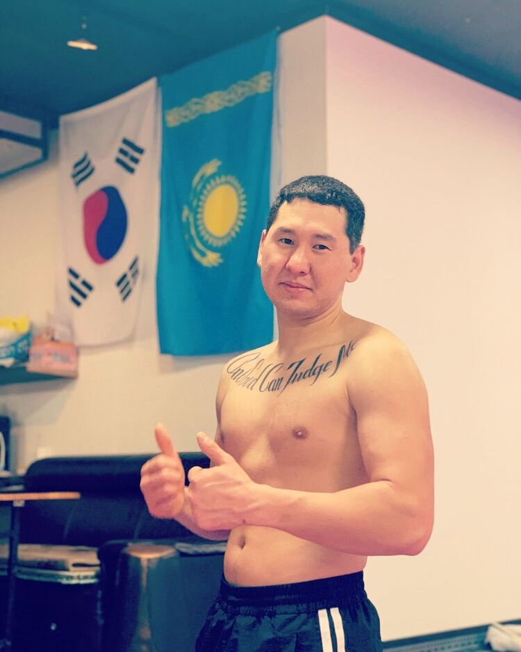  26735092  , 32 ,    Kwangju