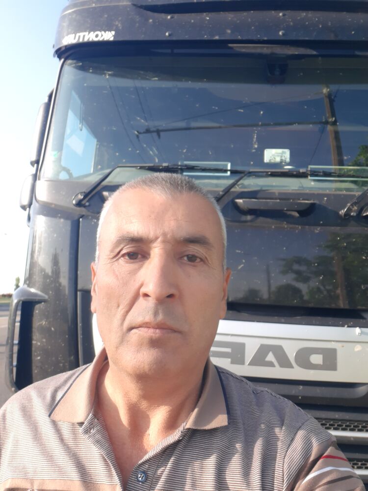  54223892  Timur, 49 ,    