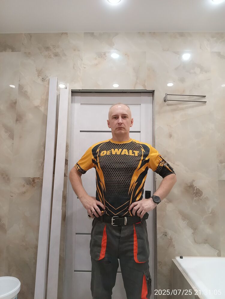  54617942  Andrei, 48 ,    