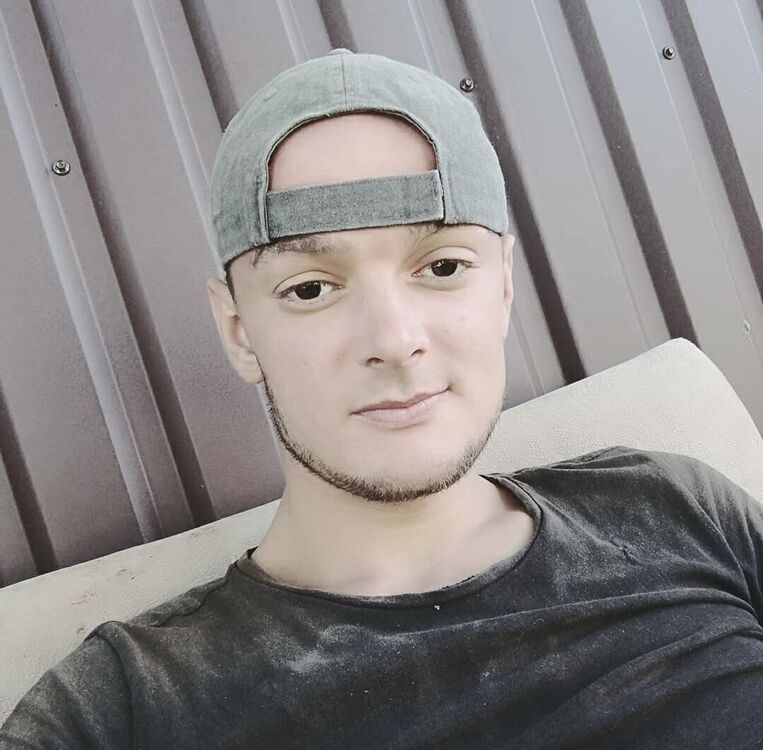  24593822  Rihard, 69 ,    