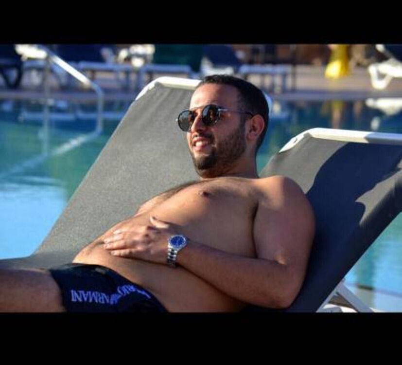  44056642  Omar, 32 ,    