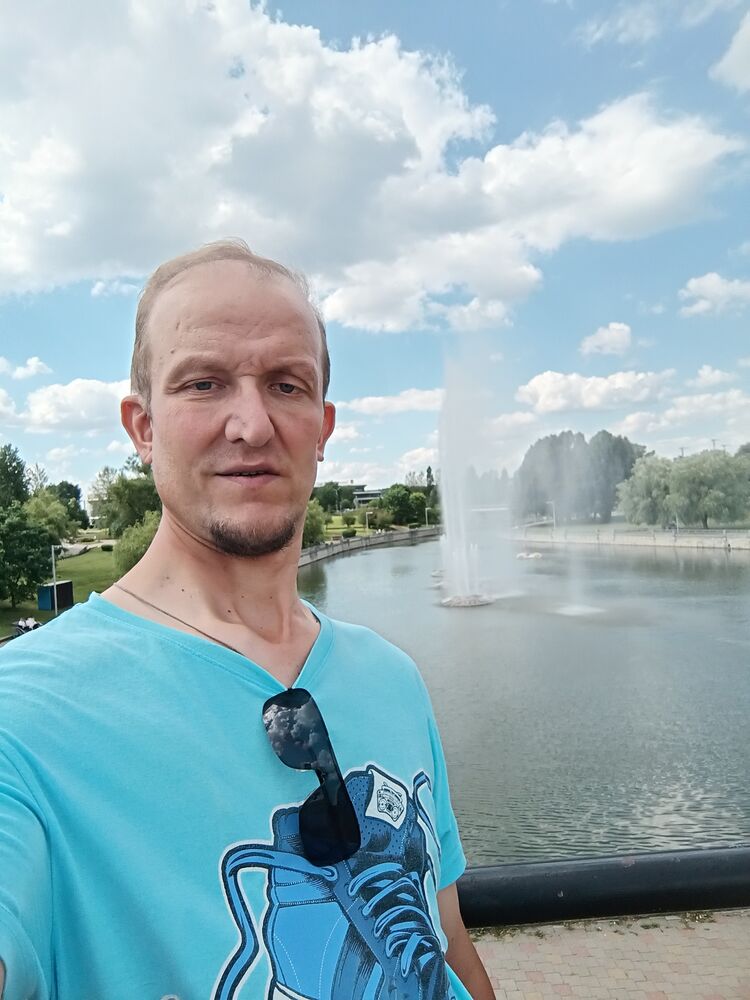  ,   Andrei, 44 ,   ,   , c 