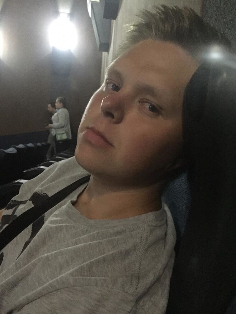  18372082  Igor, 27 ,    