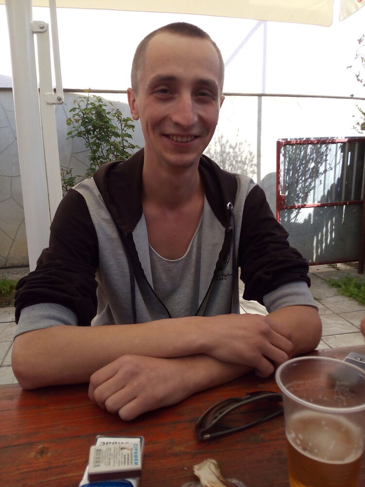  ,   Fox, 32 ,   