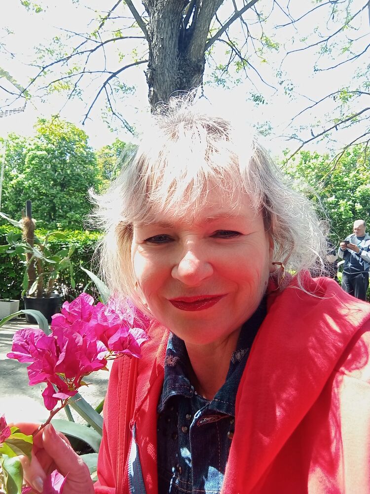  42970612  Olga, 52 ,    