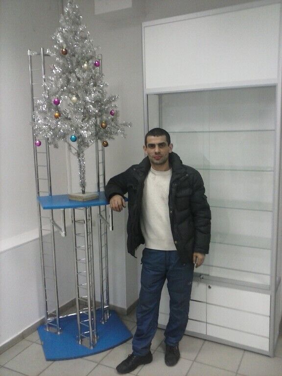  26701812  Ramin, 40 ,    