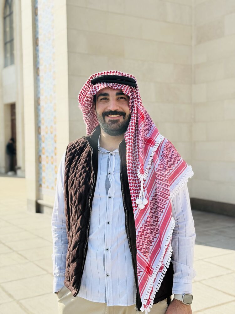  53536732  Qutaiba, 25 ,    