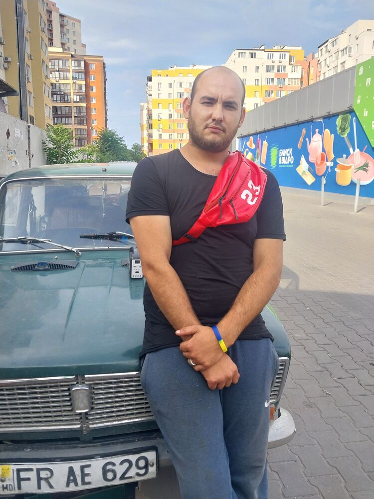  43815352  , 25 ,    