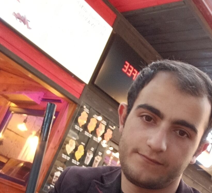  ,   Roland, 26 ,   ,   