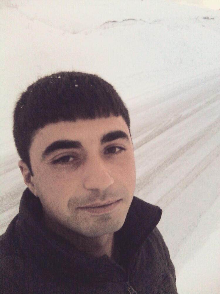  30159542  Gevorg, 34 ,    