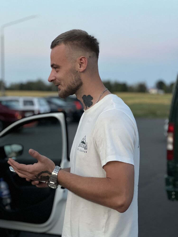  52668472  , 26 ,    