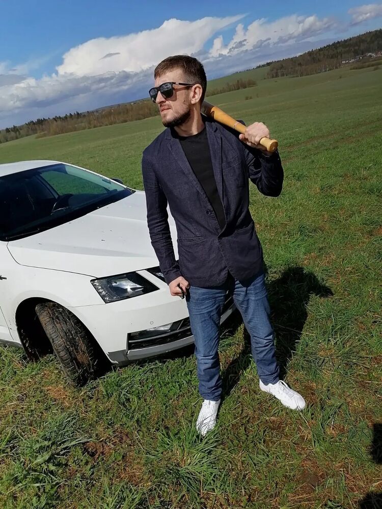  27356852  Anton, 35 ,    
