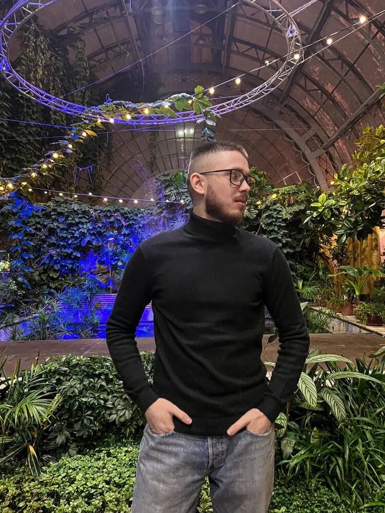  31875562  , 28 ,    -