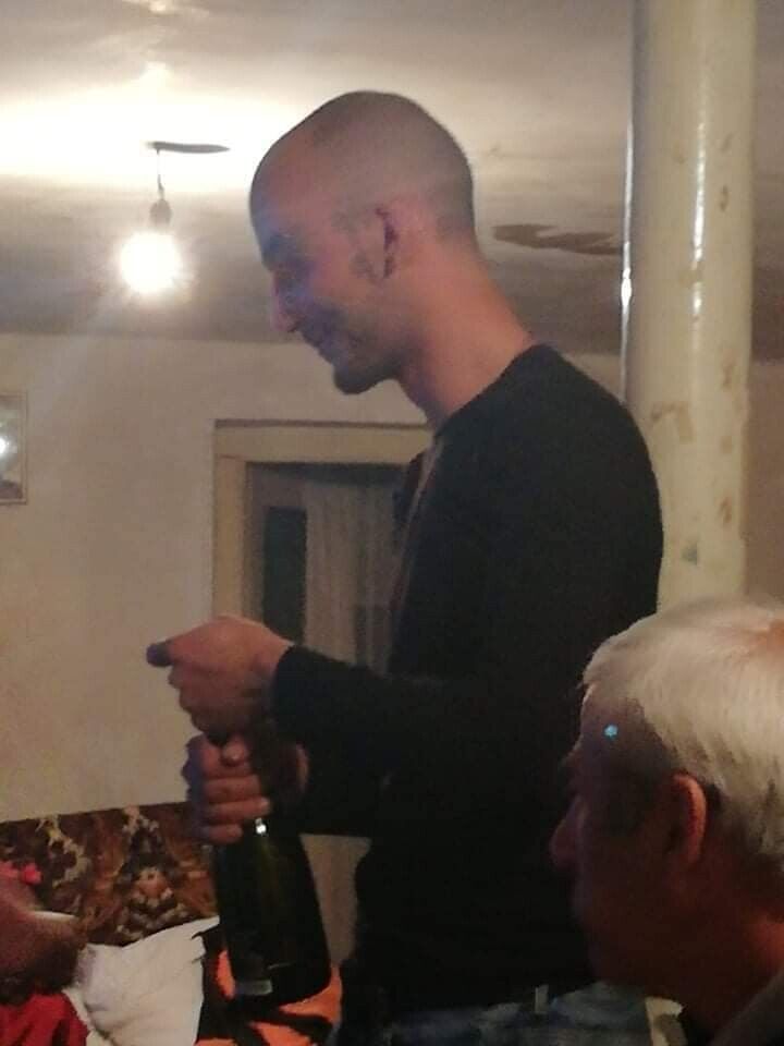  22173922  Aleksei, 32 ,    