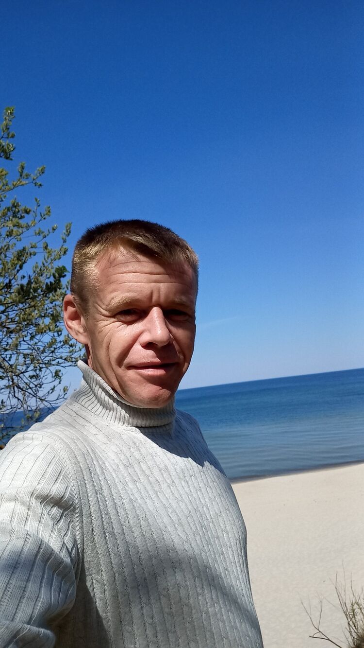  35137092  Roman, 38 ,    