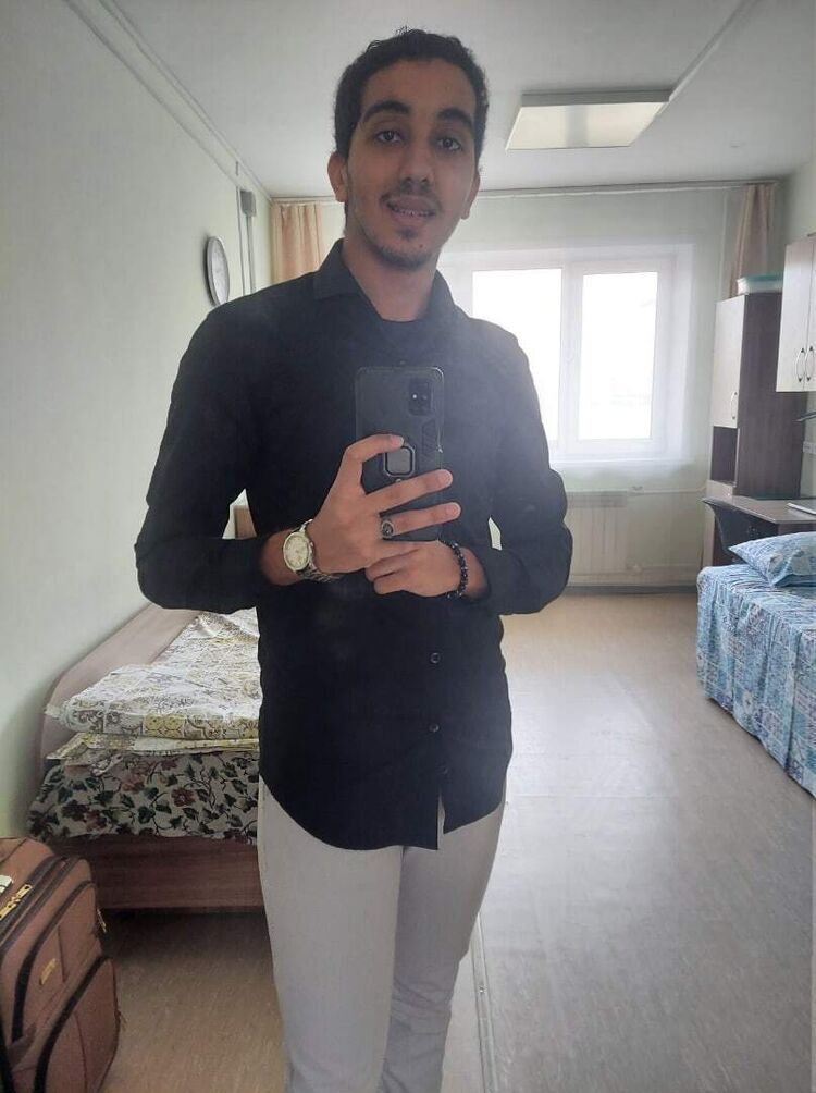  25913962  Abdulaziz, 24 ,    