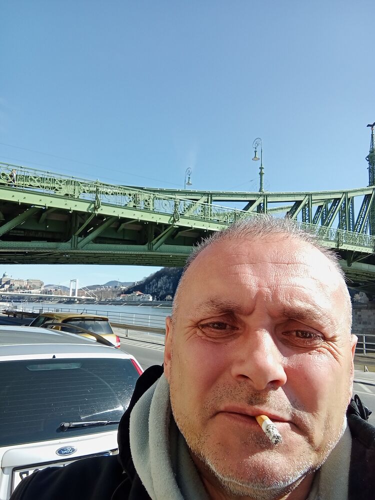  33143252  , 54 ,    