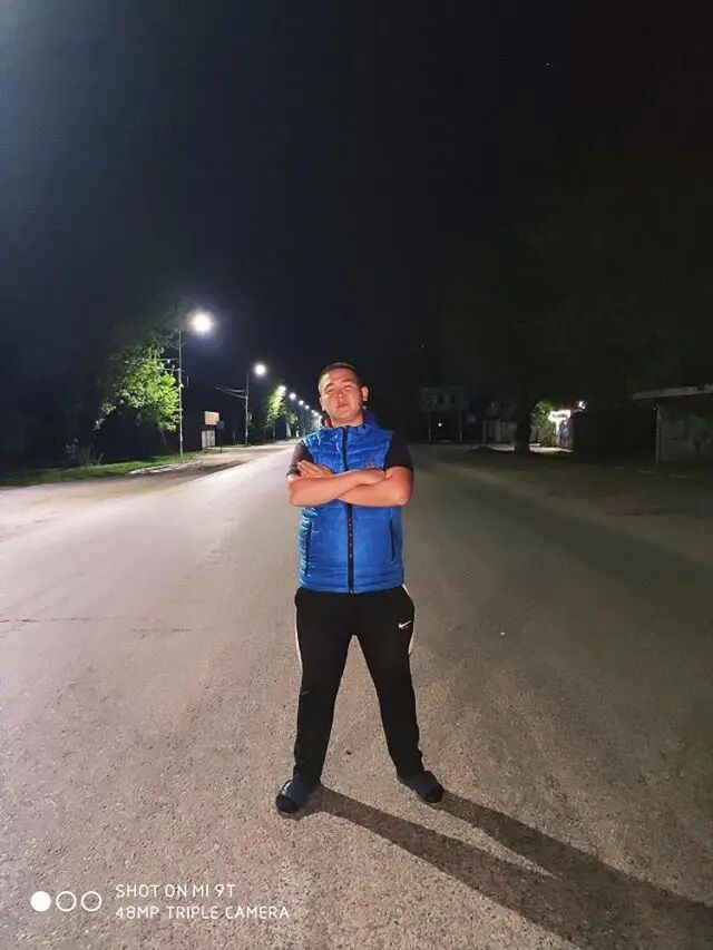  26481682  Iliyas, 25 ,    