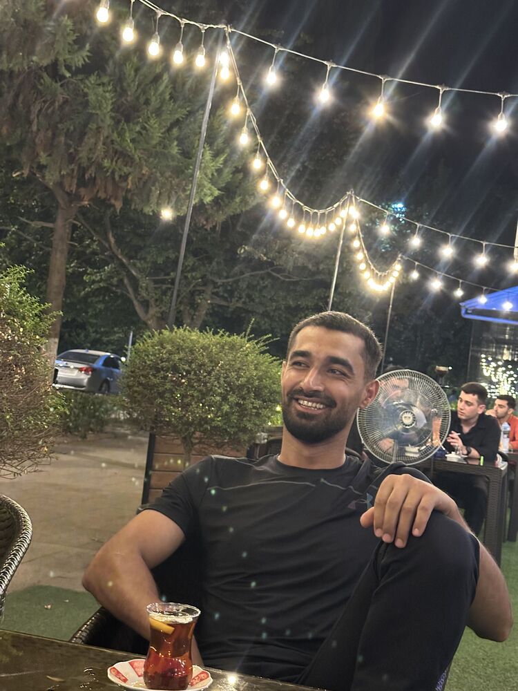  53629332  Mehemmed, 33 ,    