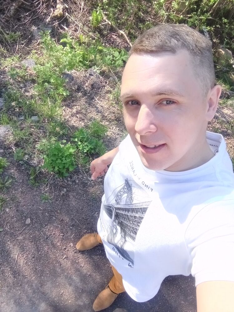  44487812  , 37 ,    -