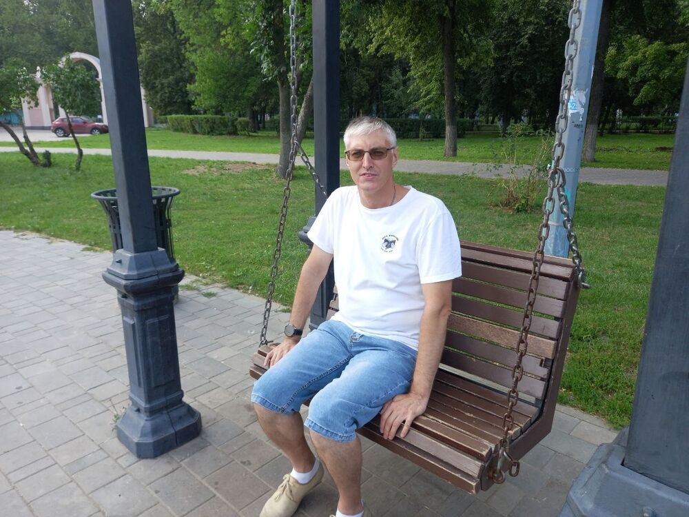  52926872  Anton, 42 ,     