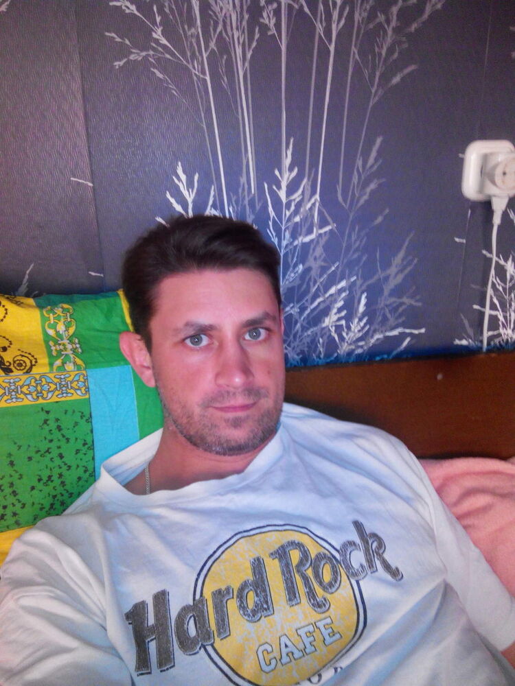  8072602  Sergei, 48 ,    