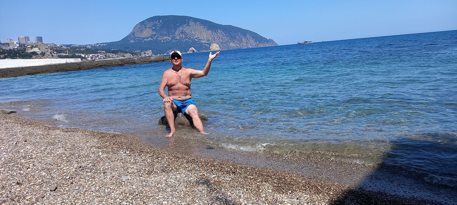  44104442  Oleg, 57 ,    