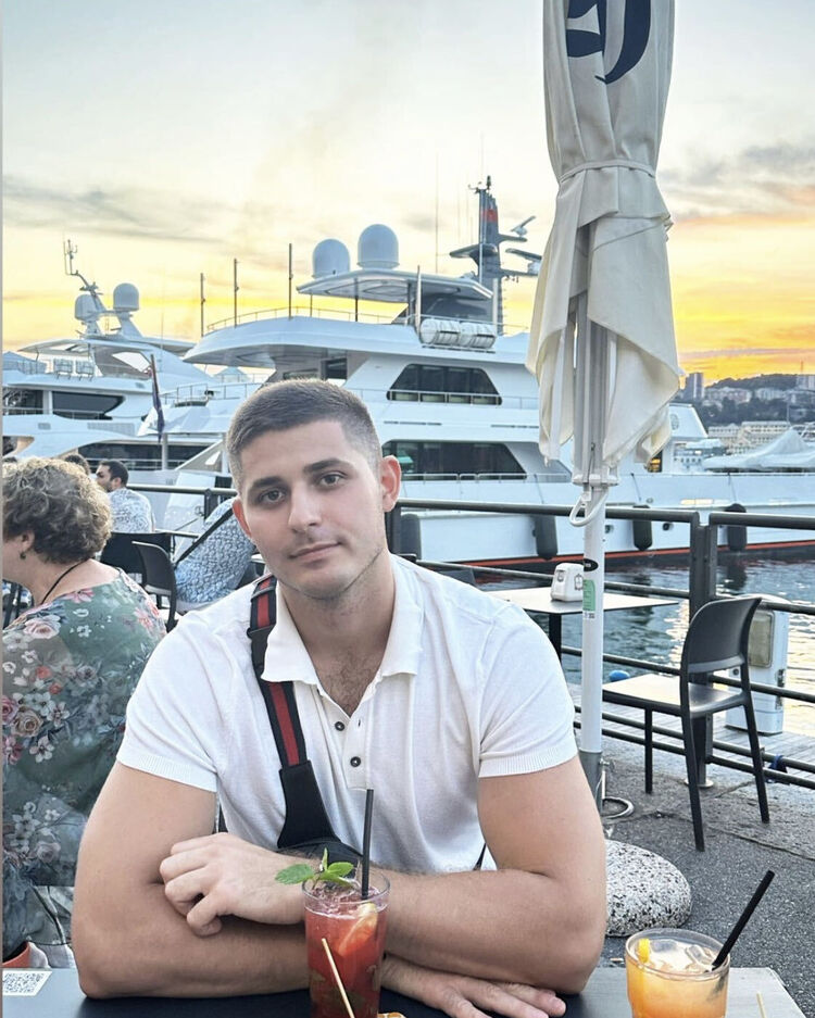  44121692  , 31 ,    