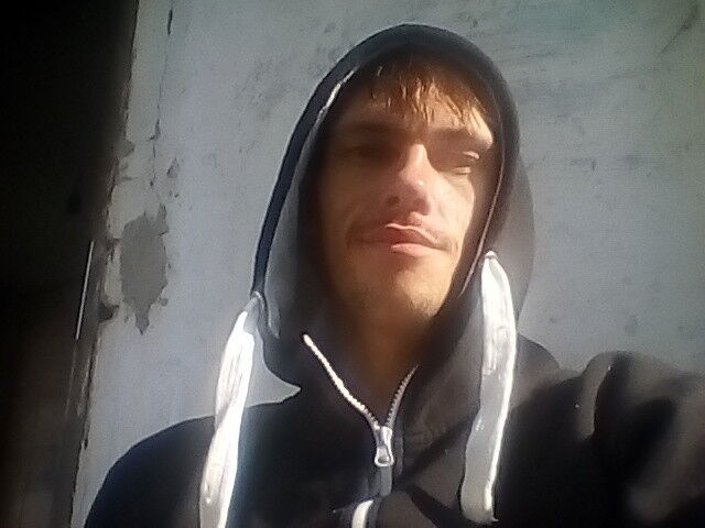  13828012  Yriy, 35 ,    