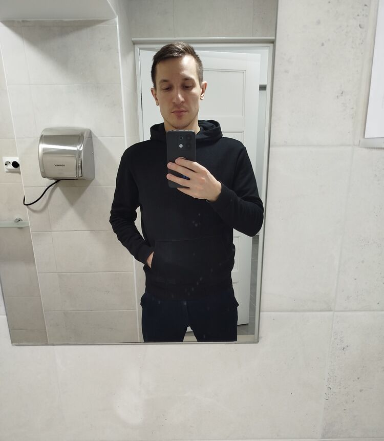  52838482  Sergeevich, 25 ,    