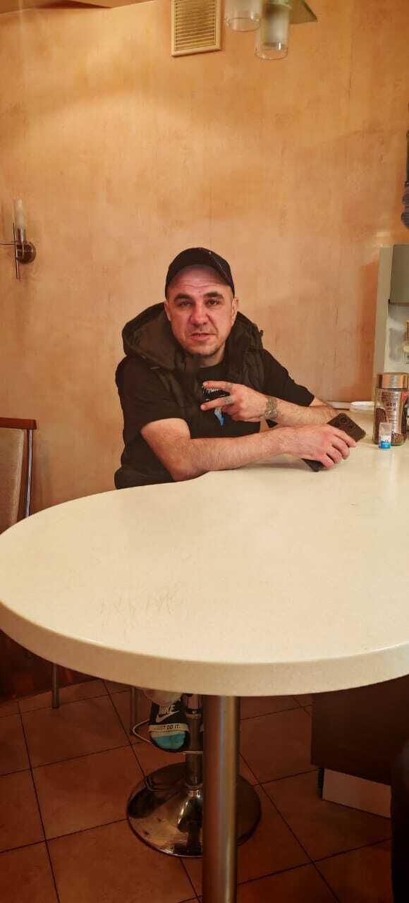  54028342  Rustem, 40 ,    