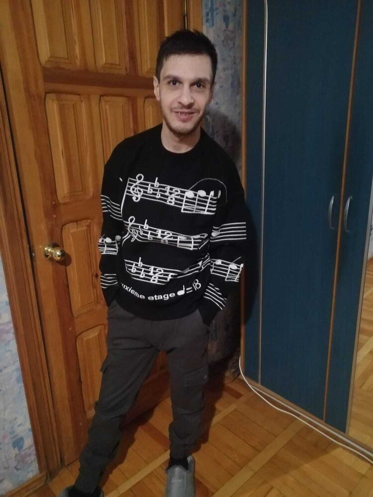  42245532  Edmon, 28 ,    --