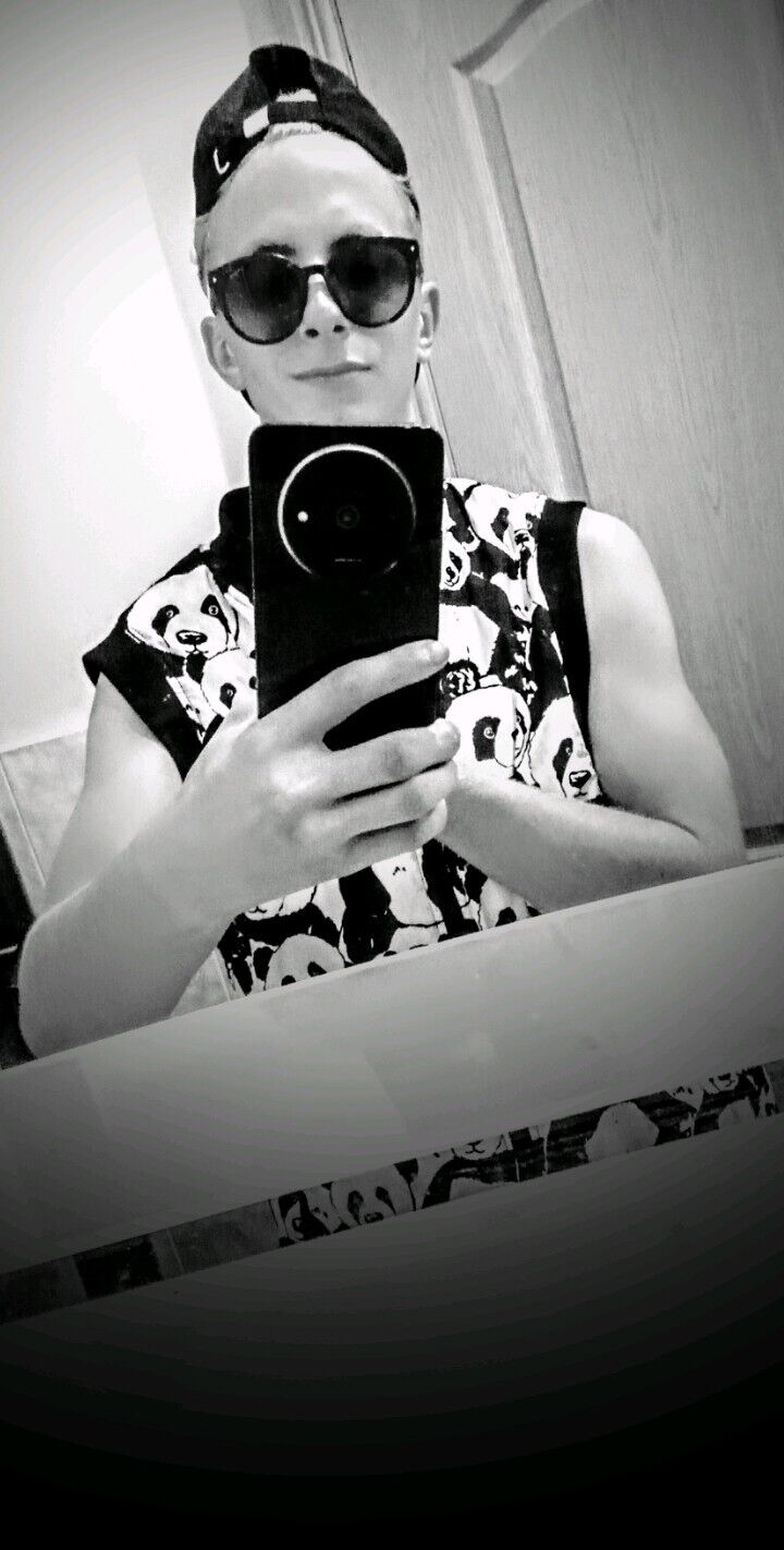  52844302  , 21 ,    